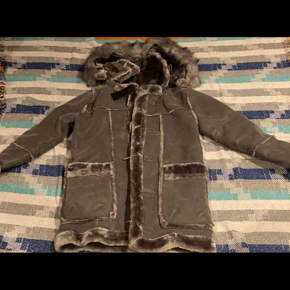 Brand new woman’s super warm Shirlen 🧥 - Picture 1 of 4